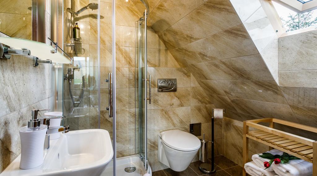 Rent Like Home - Bali Residenceコシチェリスコ エクステリア 写真